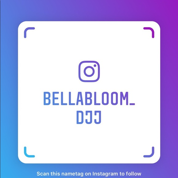 Meet your Posher, Bella Bloom - Picture 3 of 4